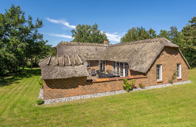 6 bedroom House in Væggerløse with private pool and terrace - Photo 6