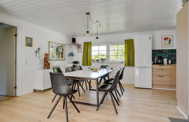 6 bedroom House in Væggerløse with private pool and terrace - Photo 32