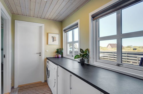 Photo 14 - 4 bedroom House in Hvide Sande with sauna