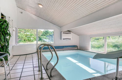 Foto 19 - Casa de 4 quartos em Blokhus com piscina privada e terraço