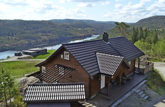 Casa de 4 quartos em Fossdal com jardim e terraço - Foto 6