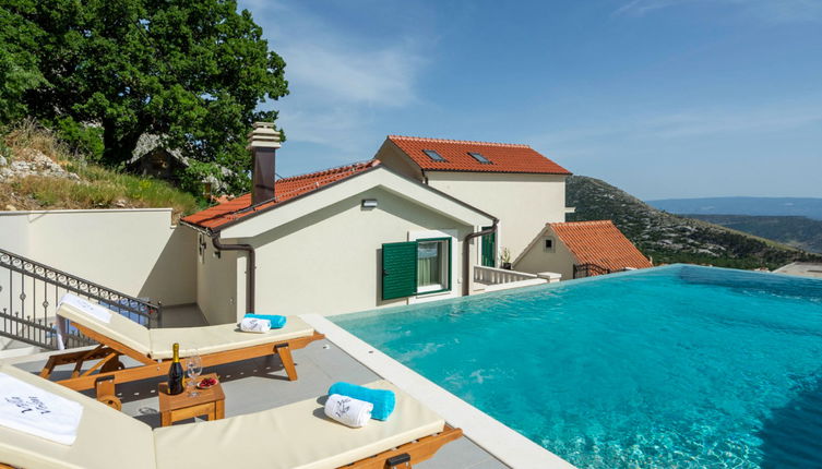 Photo 1 - Maison de 3 chambres à Split avec piscine privée et vues à la mer