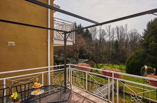 Photo 16 - 1 bedroom Apartment in Laveno Mombello with garden and mountain view