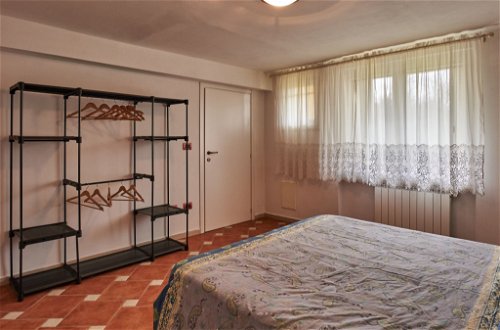 Foto 10 - Appartamento con 1 camera da letto a Laveno Mombello con giardino e vista sulle montagne
