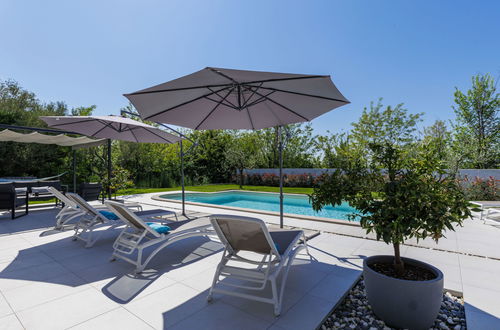Photo 46 - 3 bedroom House in Buje with private pool and garden