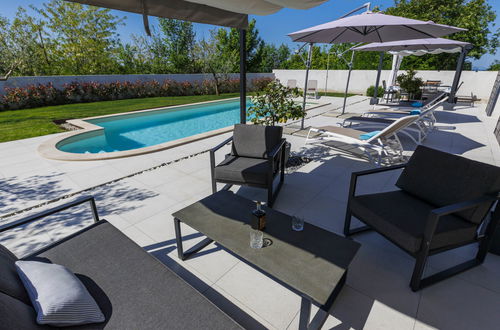 Photo 39 - 3 bedroom House in Buje with private pool and garden