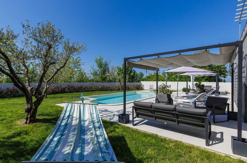 Photo 40 - 3 bedroom House in Buje with private pool and garden