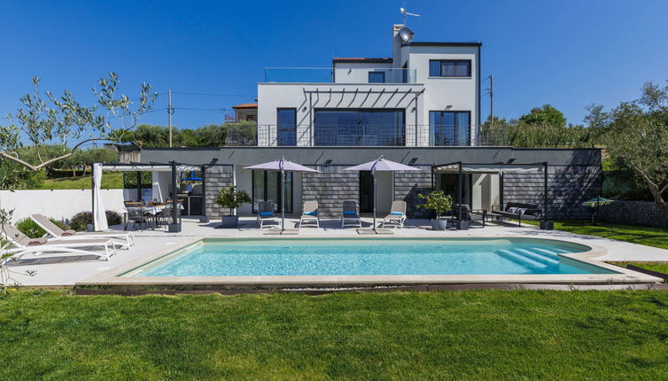 Photo 1 - 3 bedroom House in Buje with private pool and garden