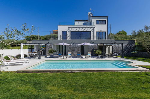 Photo 1 - 3 bedroom House in Buje with private pool and garden