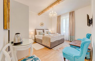 Photo 2 - Le Monde Luxury Accommodation