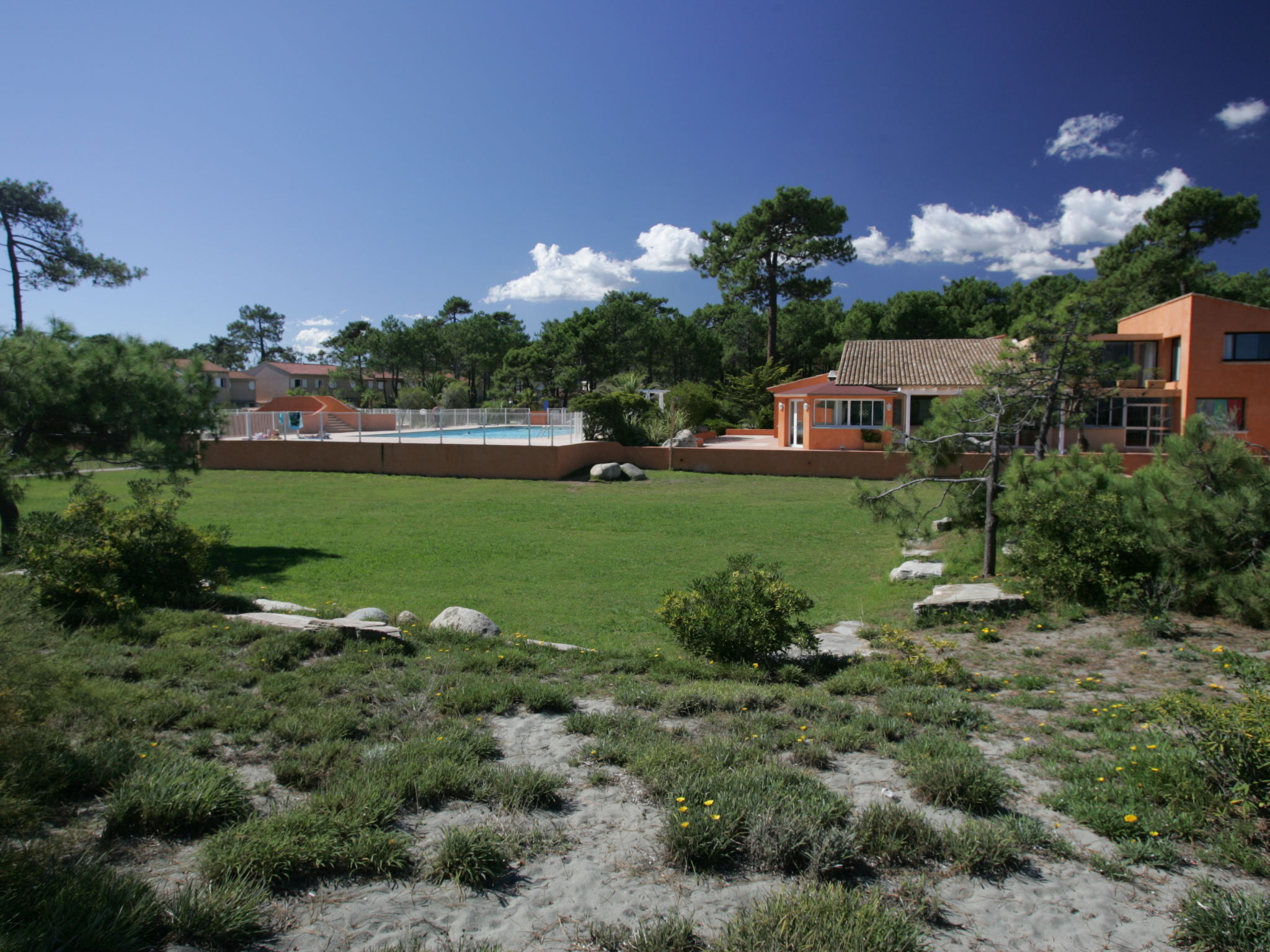 Foto 19 - Haus mit 2 Schlafzimmern in Borgo mit schwimmbad und blick aufs meer