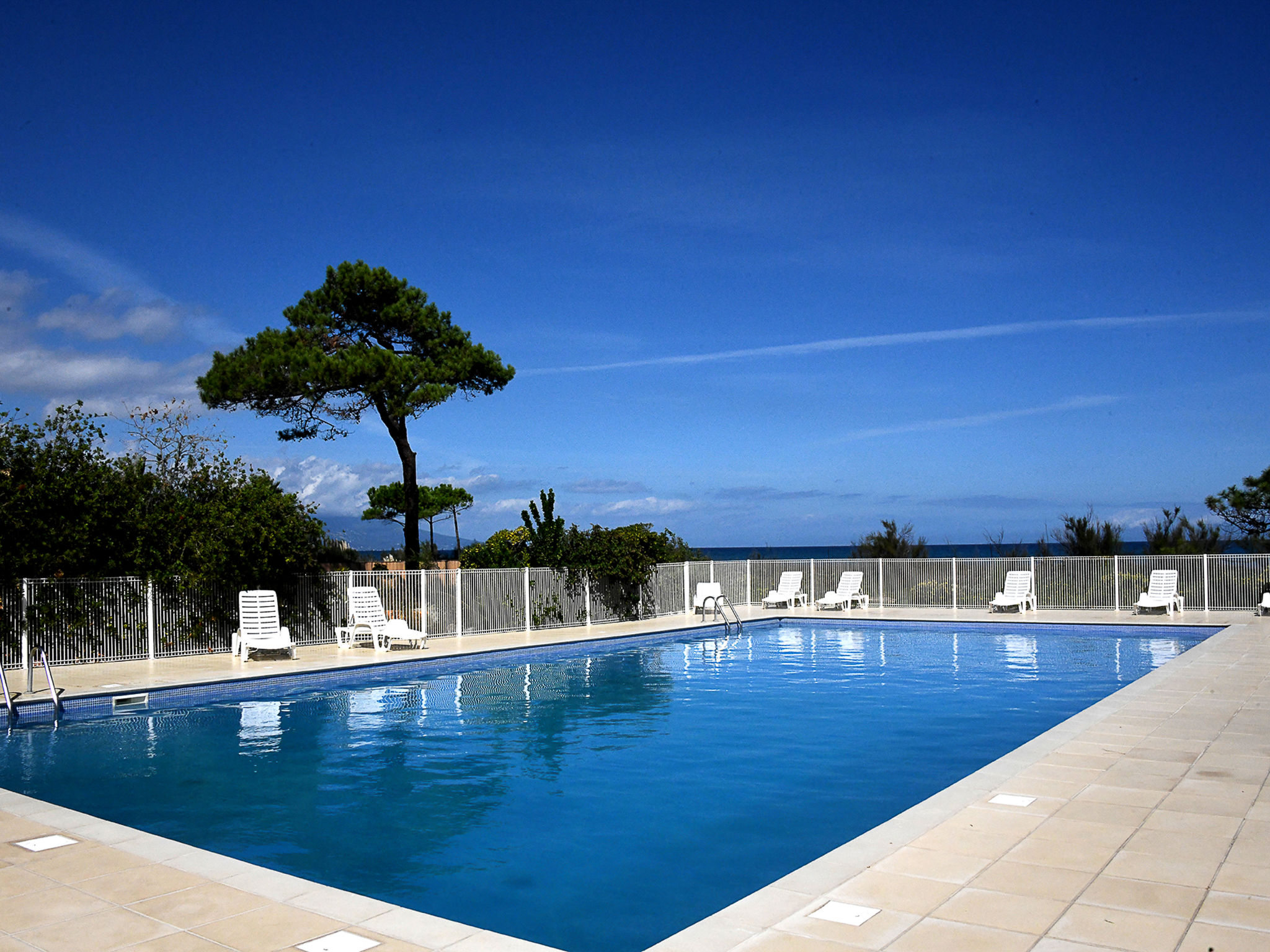 Foto 17 - Casa con 2 camere da letto a Borgo con piscina e vista mare