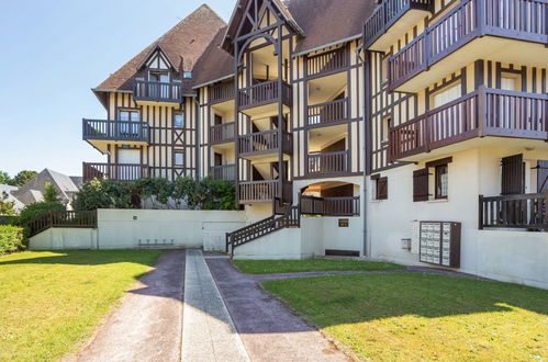 Foto 18 - Apartamento de 1 habitación en Cabourg con vistas al mar