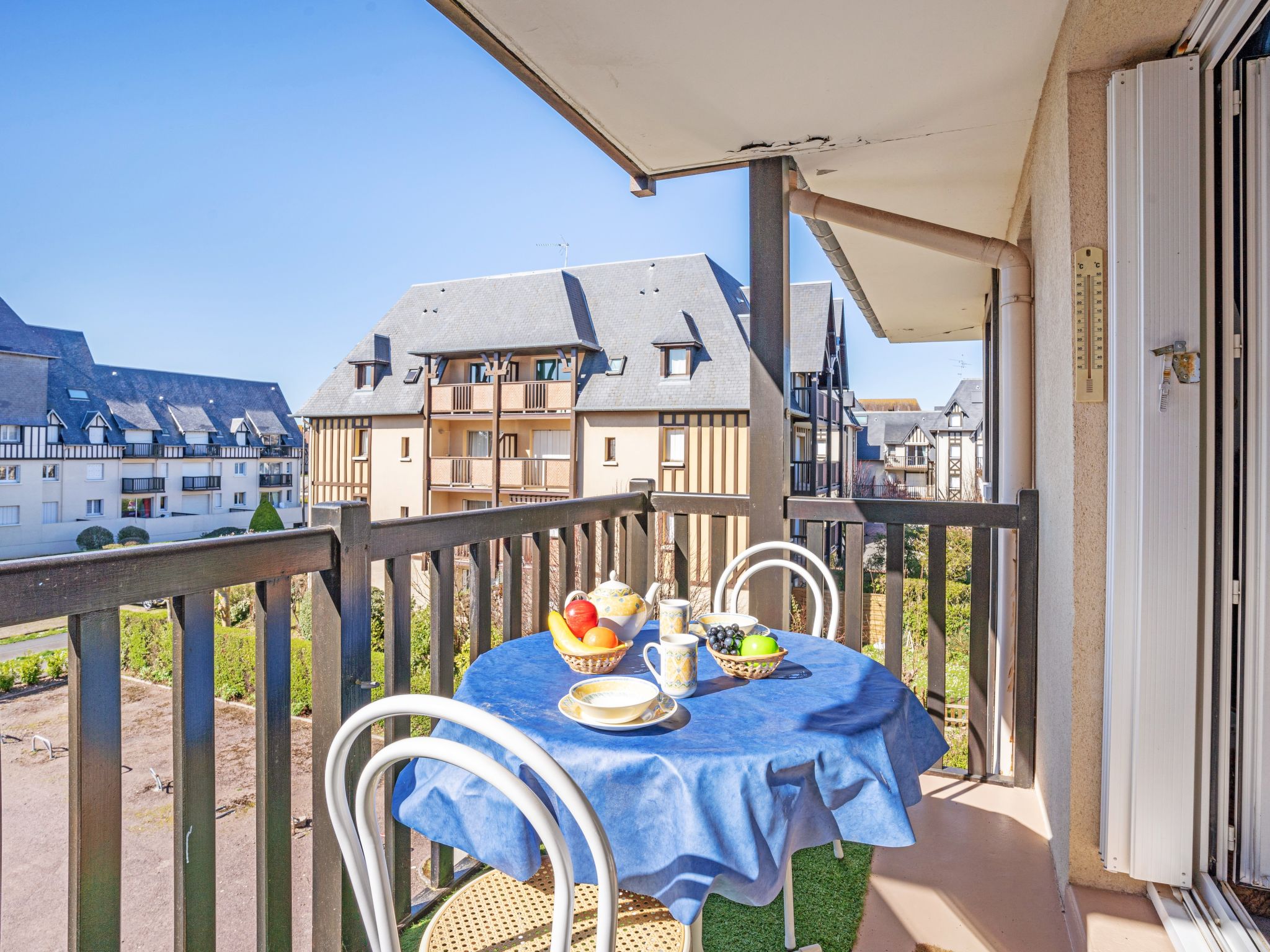 Foto 1 - Apartamento de 1 habitación en Cabourg con vistas al mar