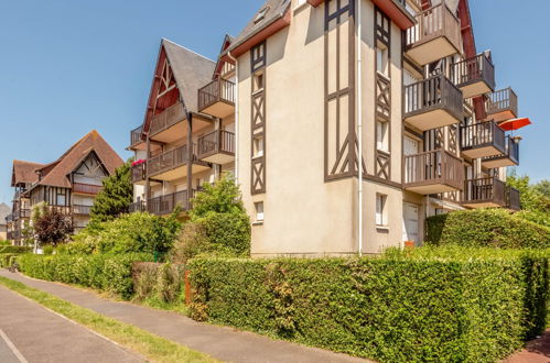 Foto 19 - Appartamento con 1 camera da letto a Cabourg con vista mare