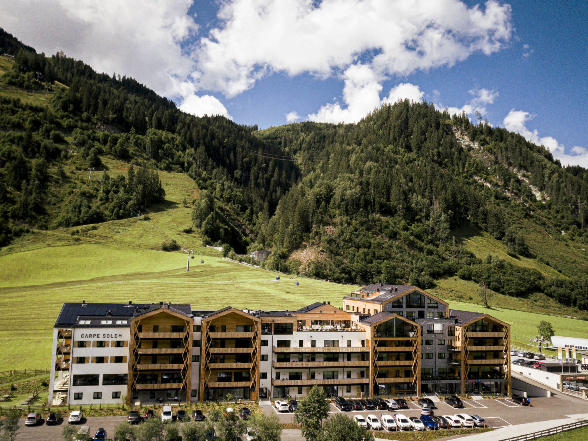 Photo 1 - 4 bedroom Apartment in Rauris with swimming pool and mountain view