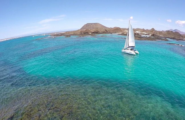 Excursión en catamarán a la Isla de Lobos desde el Puerto de Corralejo - Foto 6