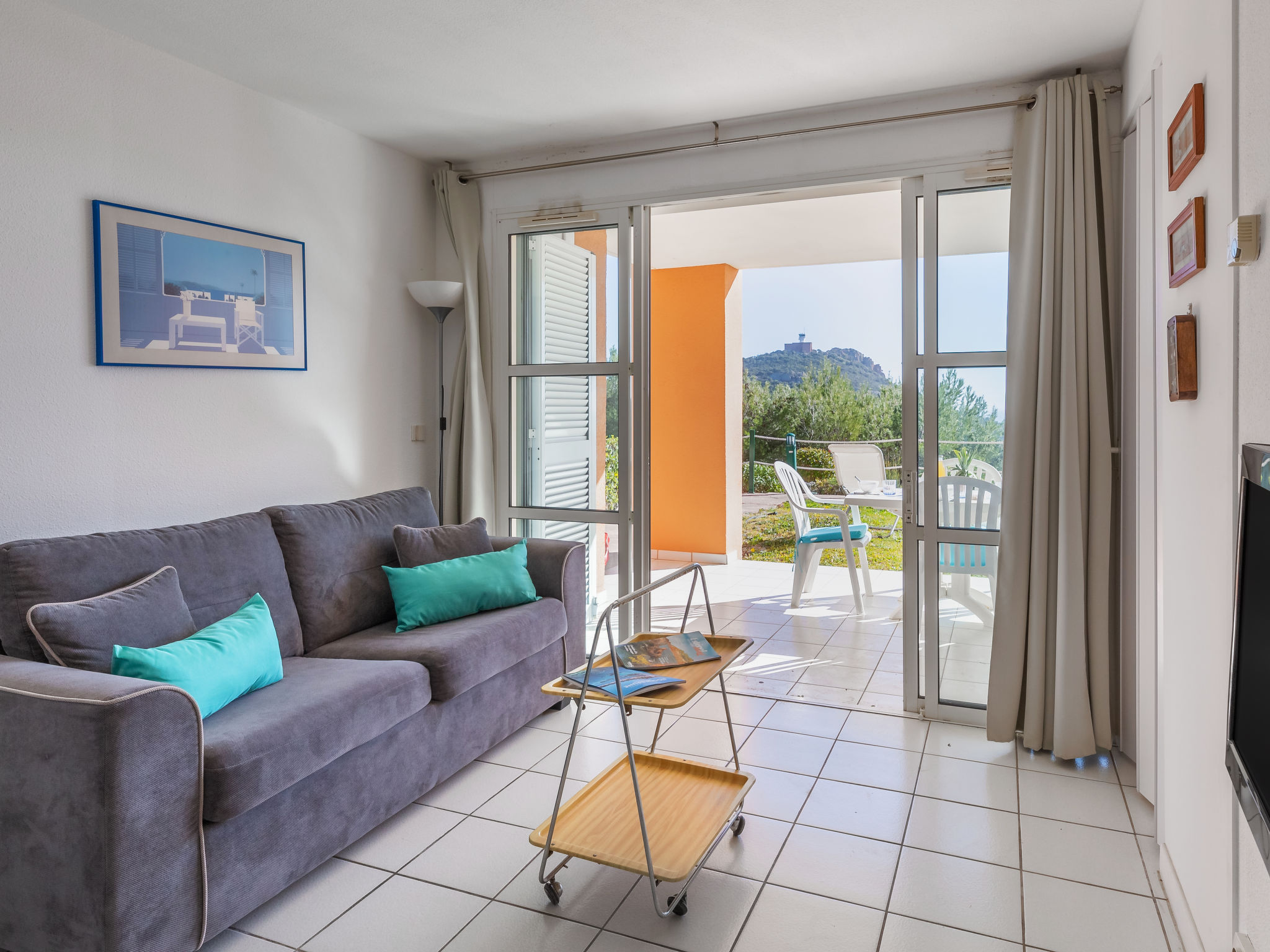 Foto 2 - Apartamento de 1 habitación en Saint-Raphaël con piscina y vistas al mar