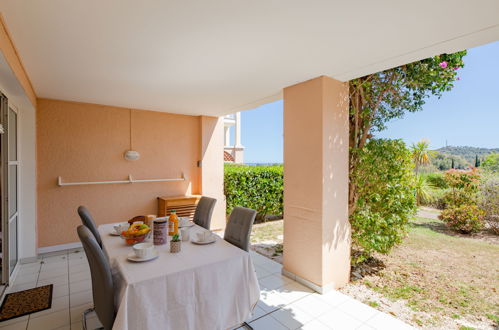 Foto 28 - Apartamento de 1 habitación en Saint-Raphaël con piscina y vistas al mar