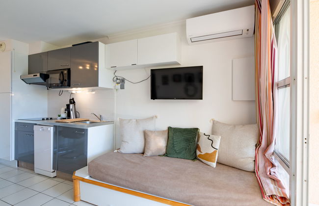 Apartamento de 1 quarto em Saint-Raphaël com piscina e jardim - Foto 7
