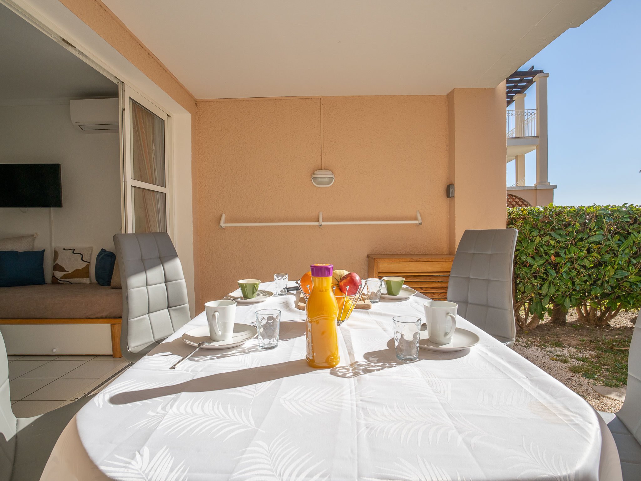 Photo 27 - 1 bedroom Apartment in Saint-Raphaël with swimming pool and garden