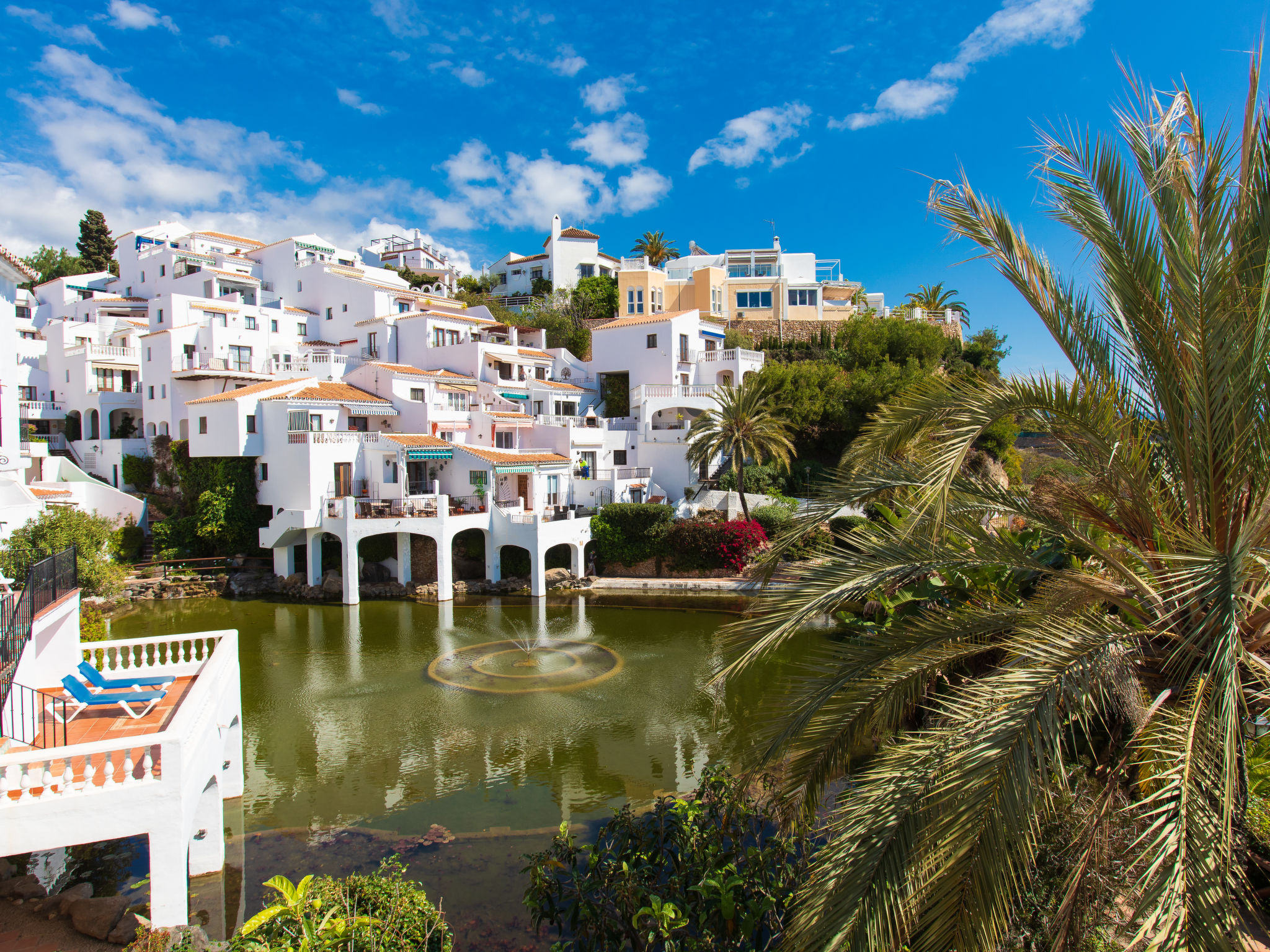 Foto 32 - Appartamento con 2 camere da letto a Nerja con piscina e vista mare