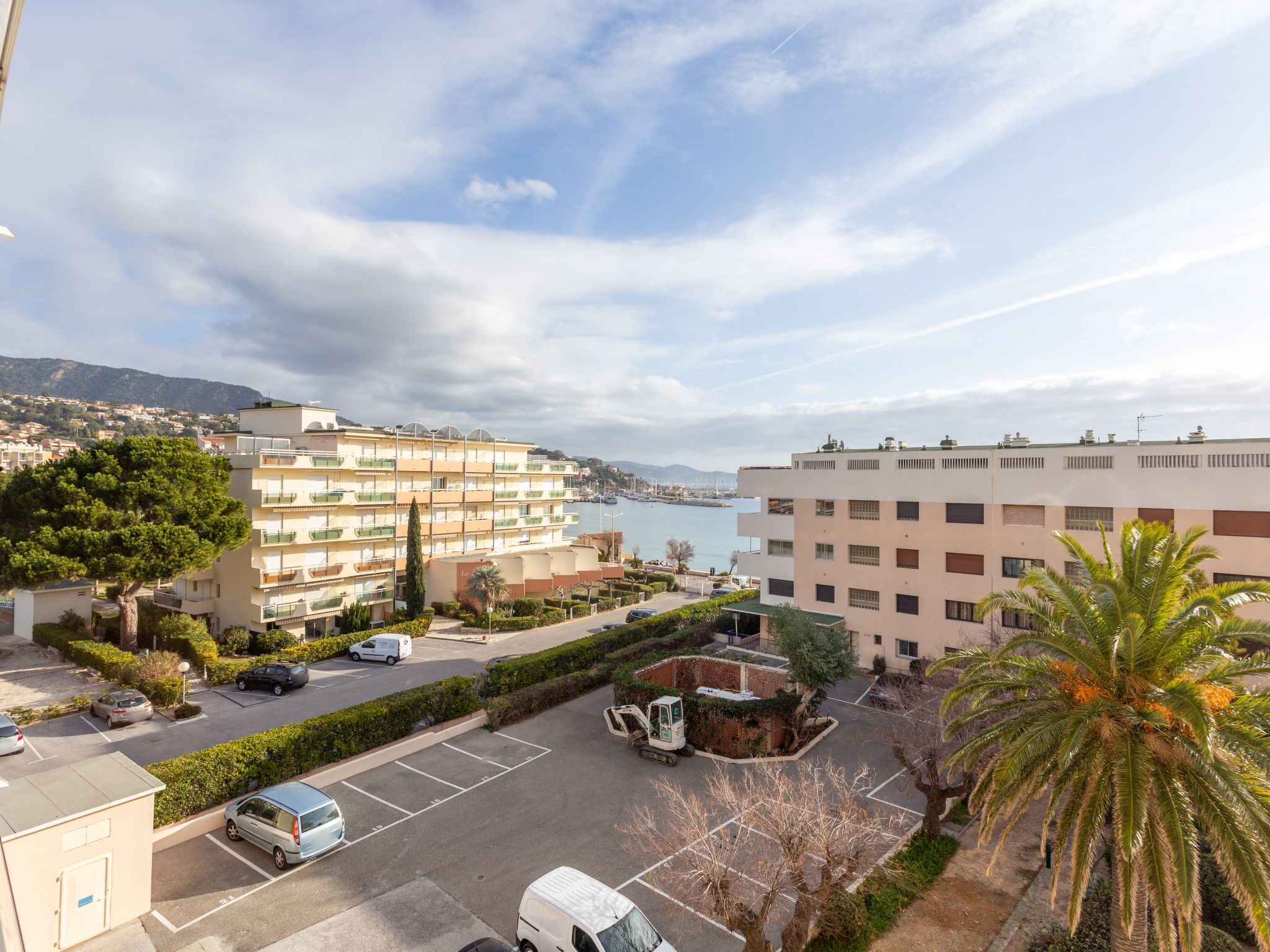 Foto 13 - Apartamento en Le Lavandou con terraza y vistas al mar