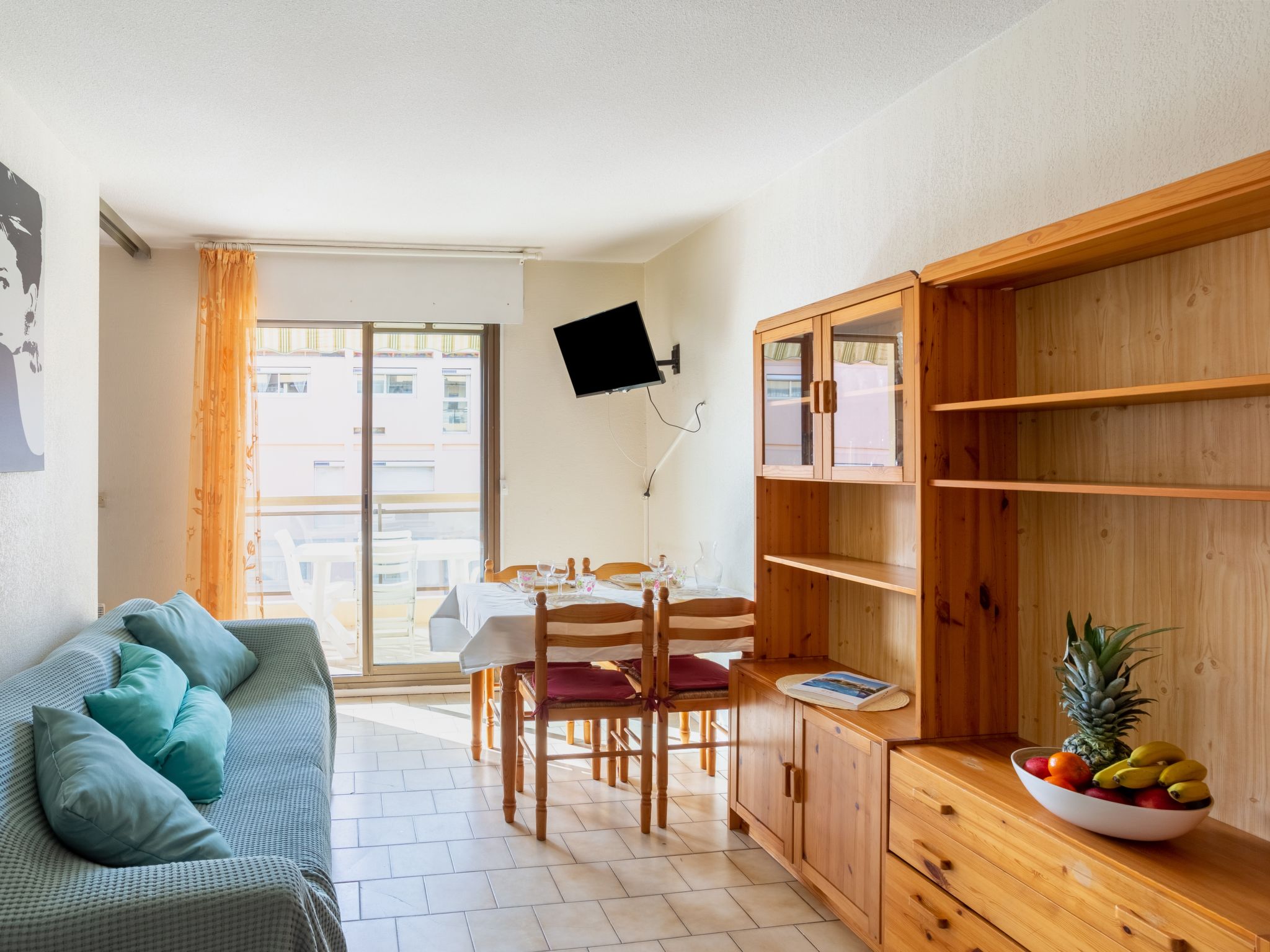 Foto 2 - Appartamento con 2 camere da letto a Le Lavandou con vista mare