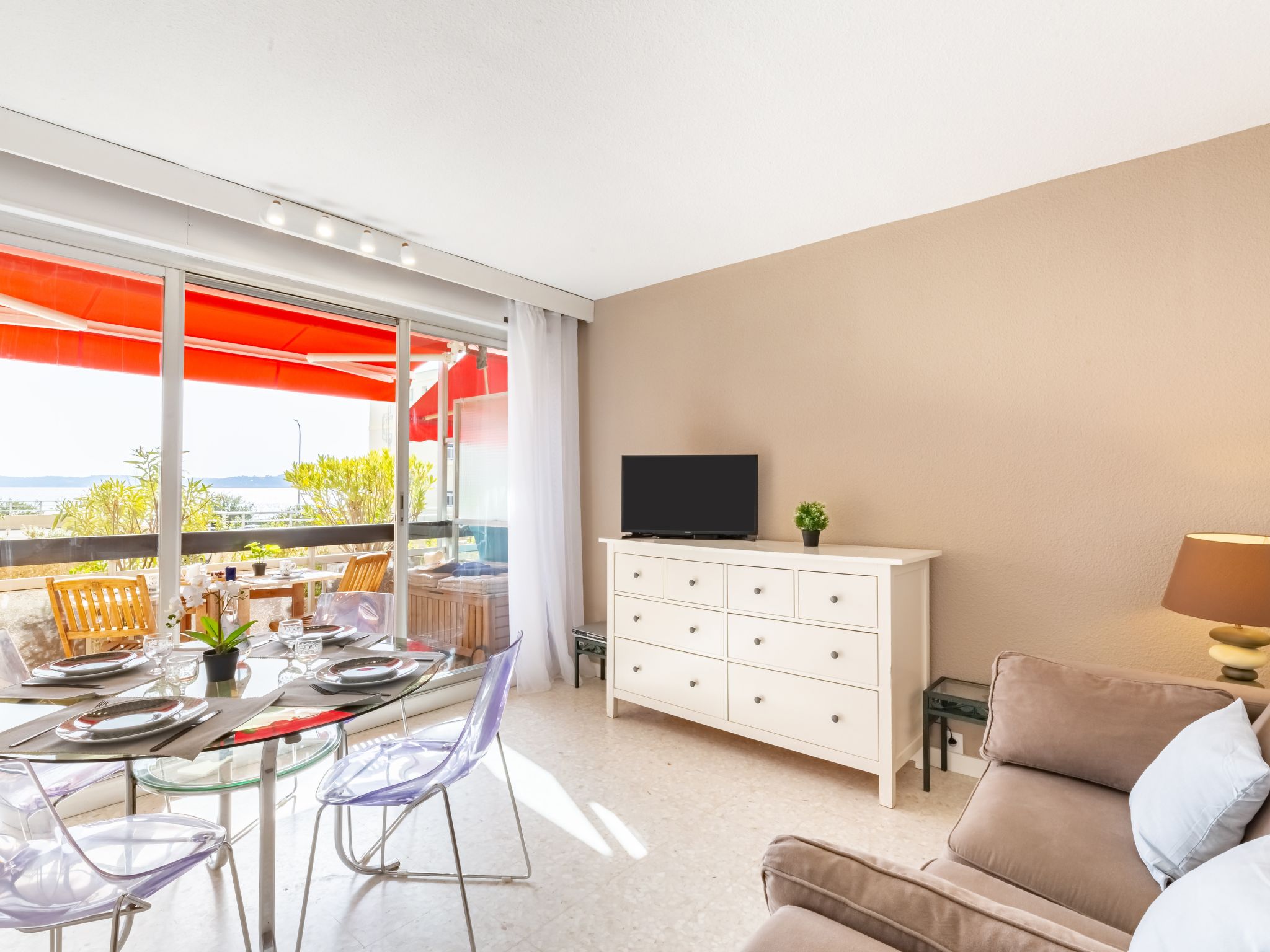 Foto 1 - Appartamento con 1 camera da letto a Sainte-Maxime con terrazza e vista mare