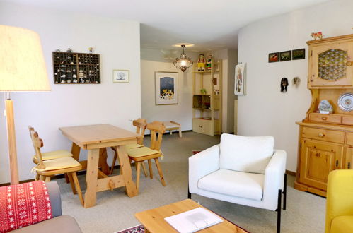 Photo 4 - 2 bedroom Apartment in Zweisimmen with garden and mountain view