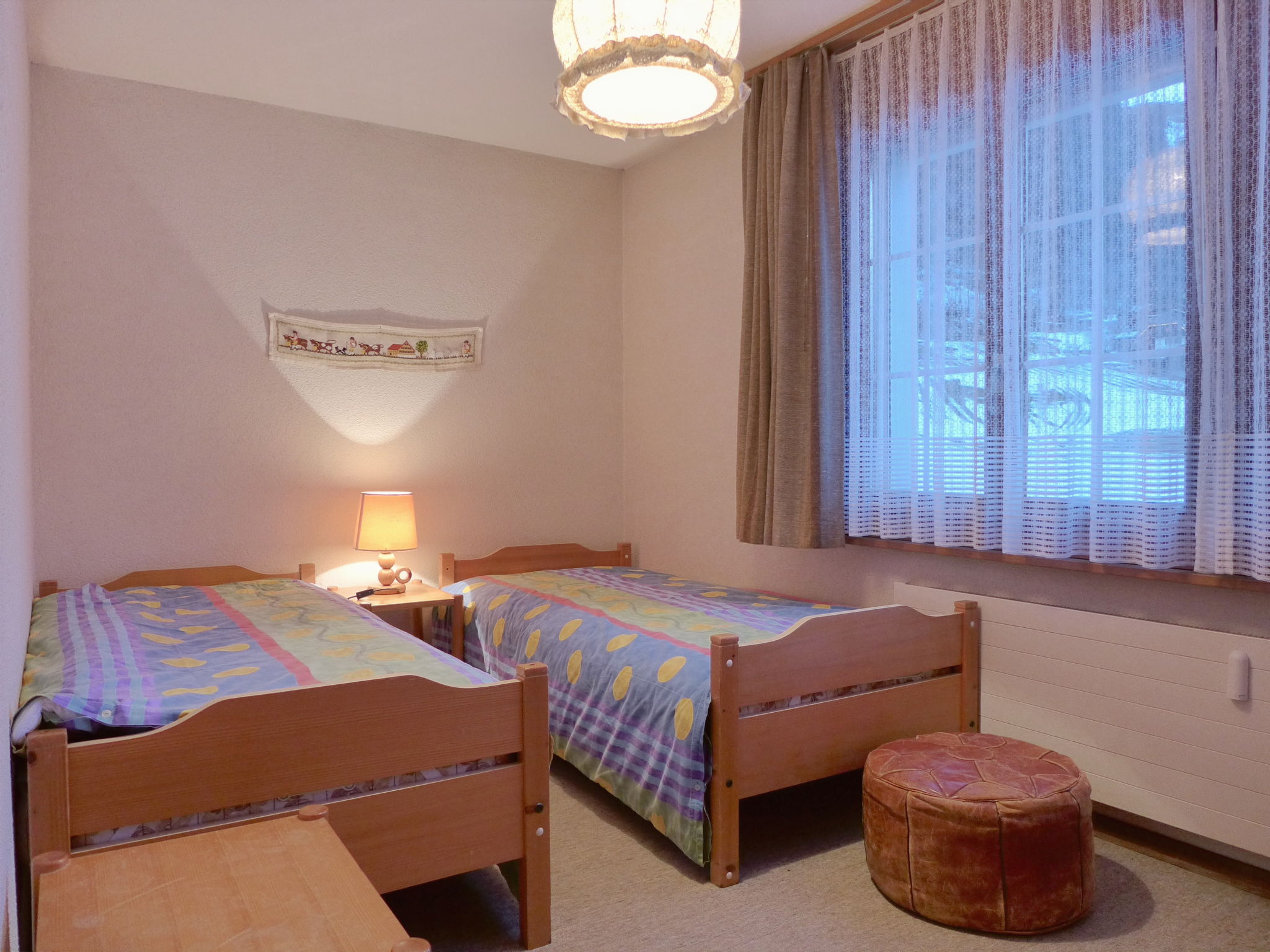 Foto 9 - Appartamento con 2 camere da letto a Zweisimmen con giardino e vista sulle montagne