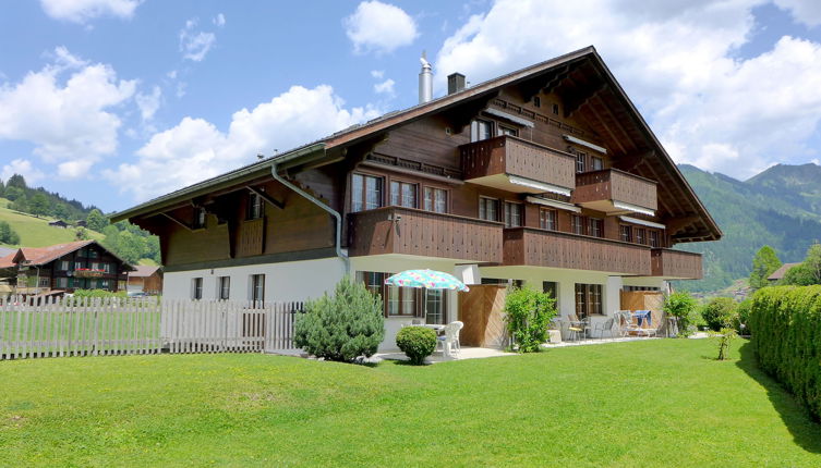 Photo 1 - Appartement de 2 chambres à Zweisimmen avec jardin et vues sur la montagne