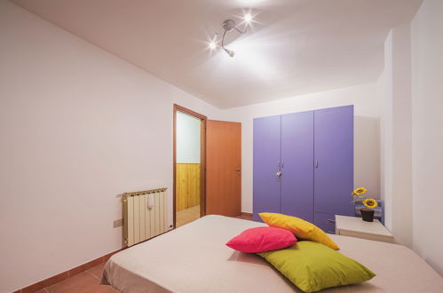 Foto 25 - Apartment mit 3 Schlafzimmern in Pignone mit schwimmbad und garten