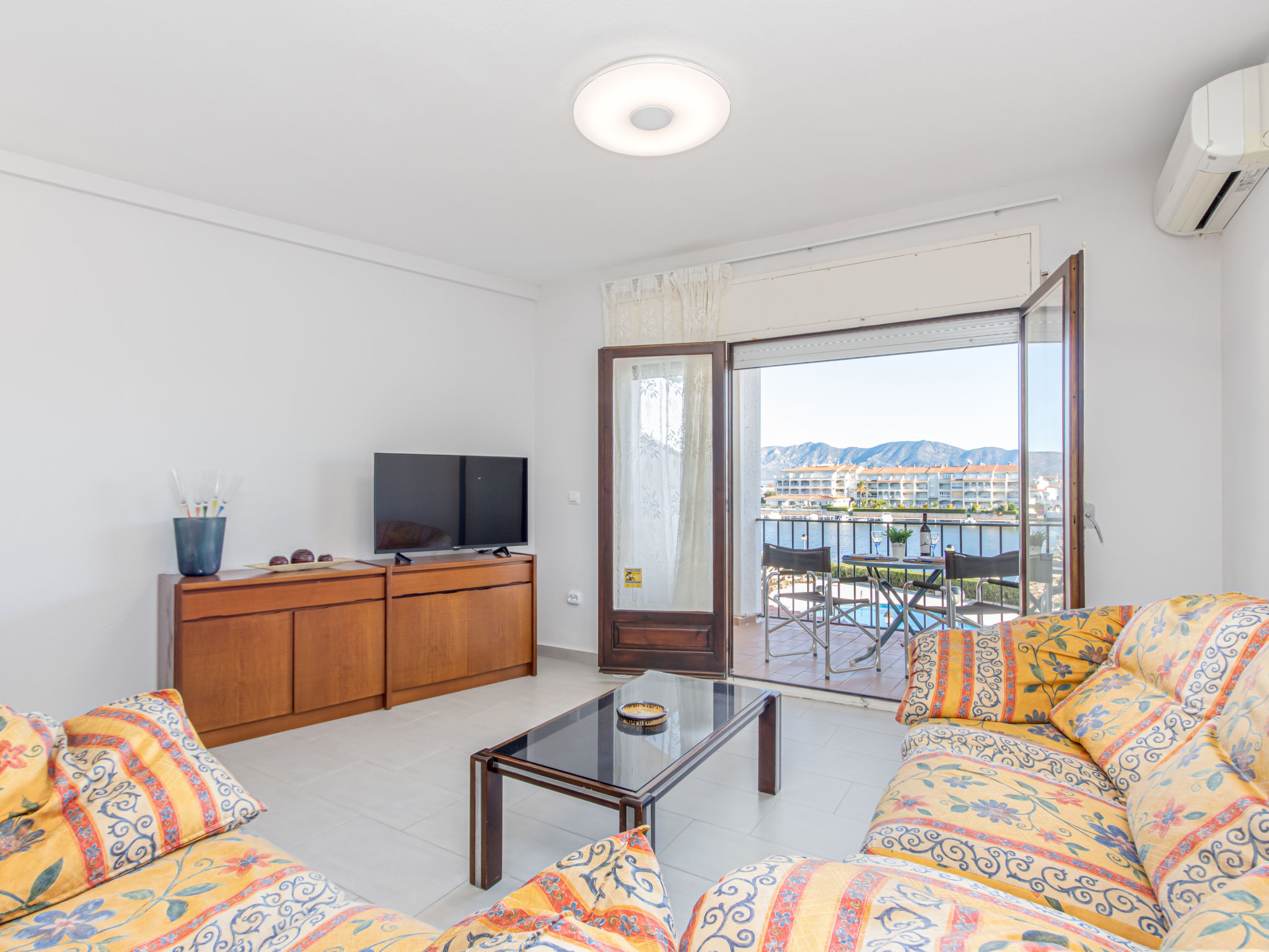 Photo 2 - 2 bedroom Apartment in Castelló d'Empúries with swimming pool and garden