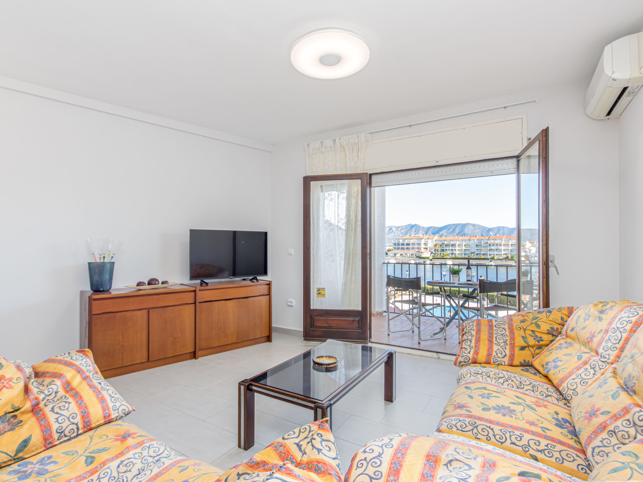 Photo 2 - Appartement de 2 chambres à Castelló d'Empúries avec piscine et vues à la mer