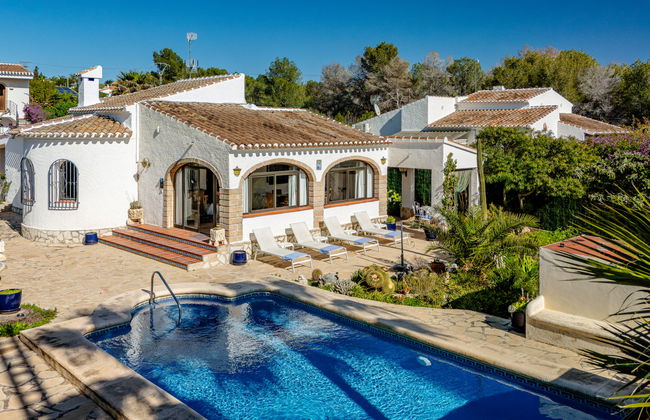 Casa de 3 quartos em Jávea com piscina privada e jardim - Foto 1