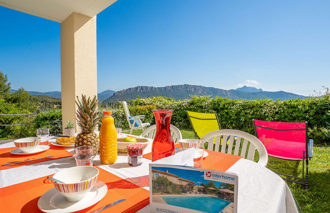 Apartamento de 2 quartos em Saint-Raphaël com piscina e jardim - Foto 1