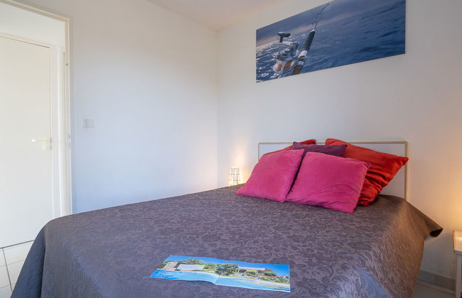 Apartamento de 2 quartos em Saint-Raphaël com piscina e jardim - Foto 13