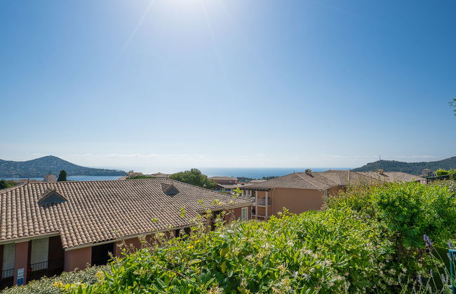 Apartamento de 2 quartos em Saint-Raphaël com piscina e jardim - Foto 19