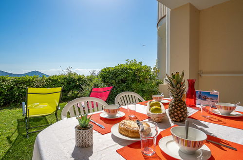 Foto 18 - Appartamento con 1 camera da letto a Saint-Raphaël con piscina e vista mare