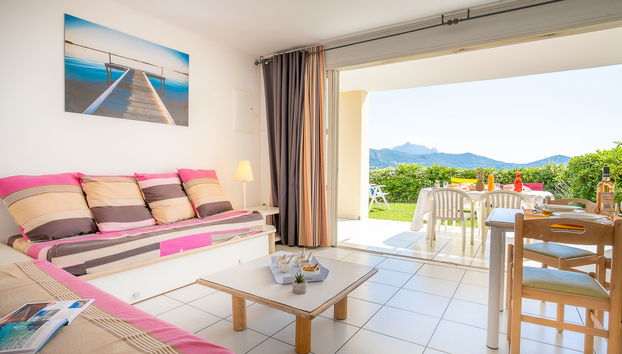 Apartment mit 2 Schlafzimmern in Saint-Raphaël mit schwimmbad und garten - Foto 2