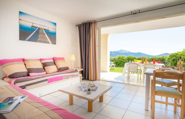 Apartamento de 2 quartos em Saint-Raphaël com piscina e jardim - Foto 2