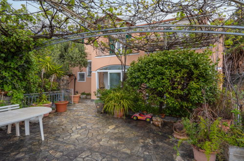 Photo 5 - Maison de 2 chambres à Alassio avec jardin et terrasse