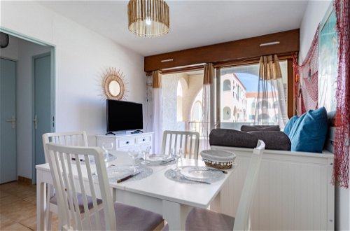 Foto 12 - Appartamento con 1 camera da letto a Le Barcarès con piscina e vista mare