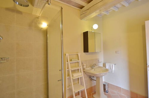 Foto 25 - Apartment mit 3 Schlafzimmern in Trequanda mit schwimmbad und garten