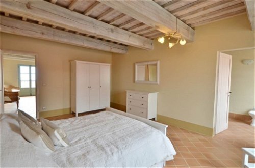 Foto 19 - Apartment mit 3 Schlafzimmern in Trequanda mit schwimmbad und garten