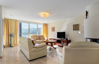 Foto 2 - Apartment mit 3 Schlafzimmern in Montreux mit schwimmbad und blick auf die berge
