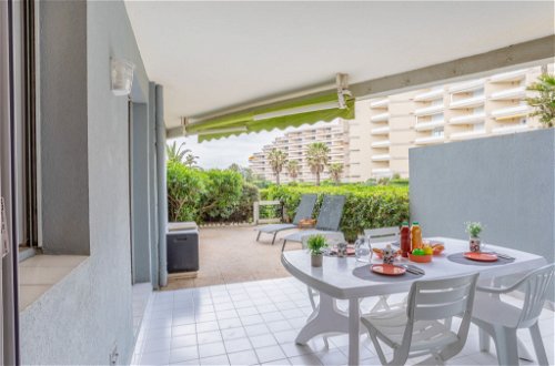 Foto 15 - Apartamento de 1 habitación en Canet-en-Roussillon con jardín y vistas al mar