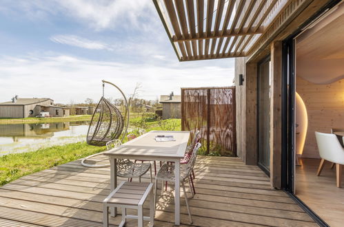 Photo 2 - Appartement de 3 chambres à Villeneuve-le-Comte avec piscine et terrasse