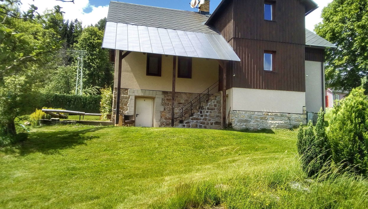 Casa de 6 quartos em Zlatá Olešnice com piscina privada e jardim - Foto 1